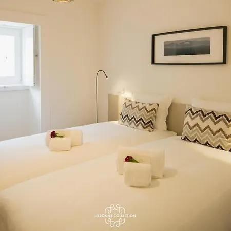 Designer With Pool By Lovelystay *