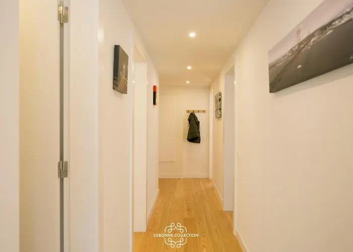 Designer With Pool By Lovelystay Lisbona