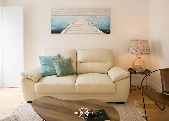 Appartamento Designer With Pool By Lovelystay Lisbona