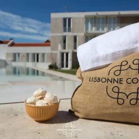 Designer With Pool By Lovelystay Apartment