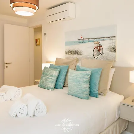 Designer With Pool By Lovelystay Apartmán