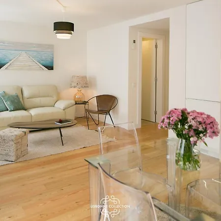 Designer With Pool By Lovelystay Lejlighed *